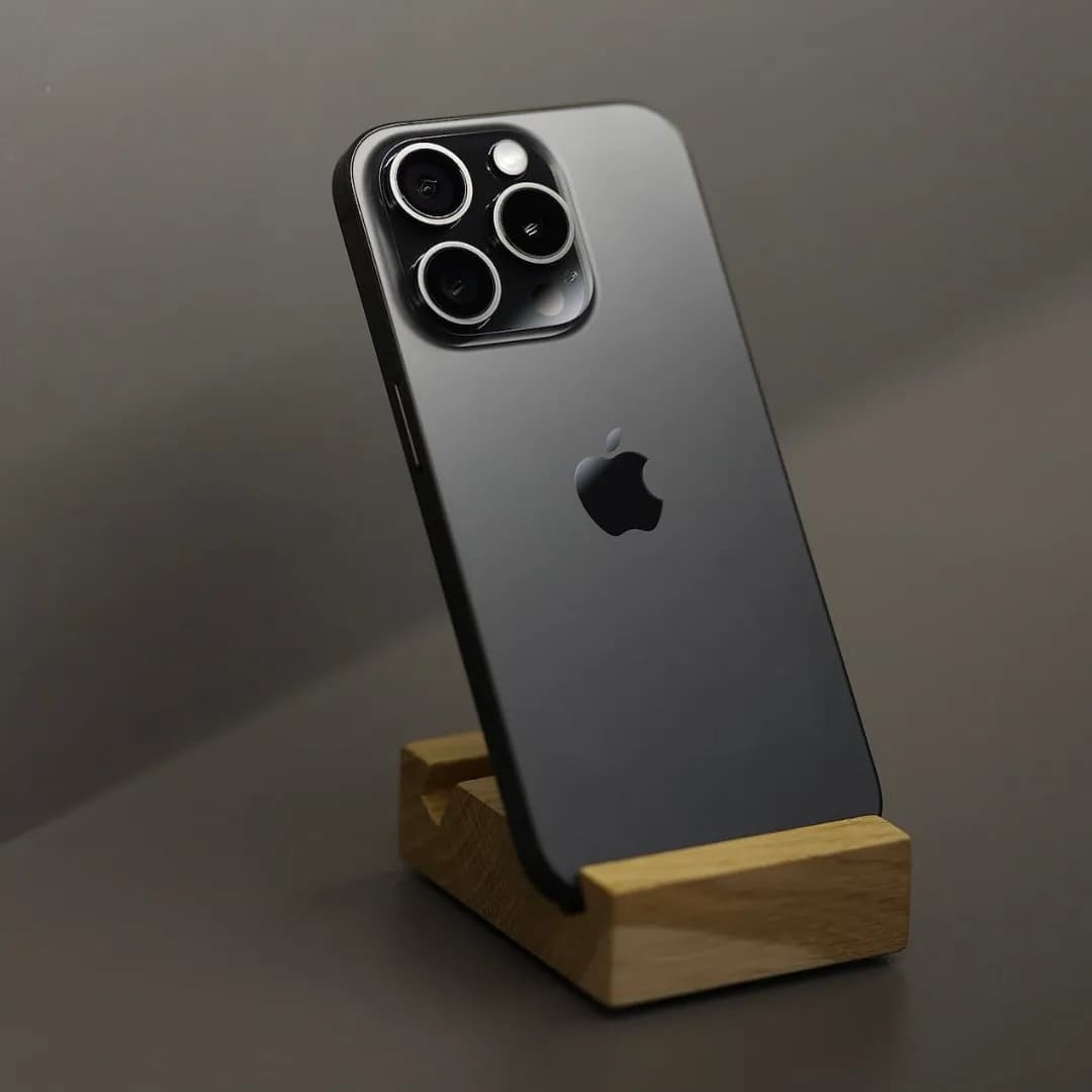 iPhone 15 Pro 128 ГБ Чёрный титан